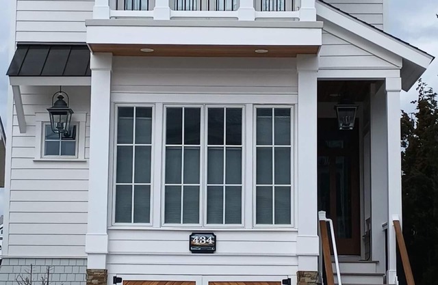 This luxury, bayfront 4 BR 3 bath home is the perfect place for a relaxing family vacation.