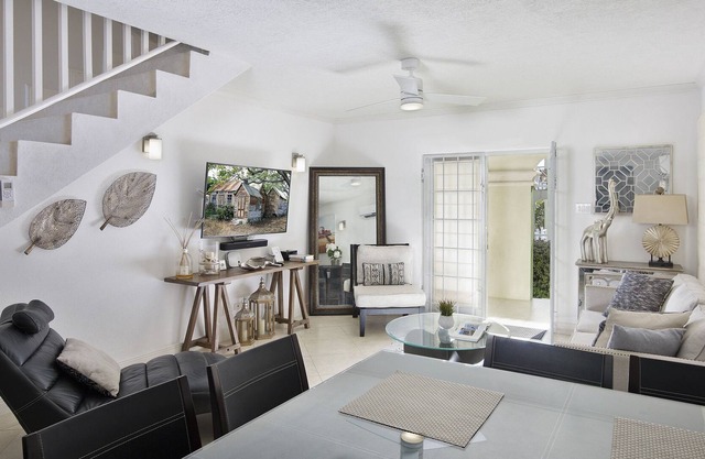 This Property in Centrally Located in a Quiet Residential Neighbourhood