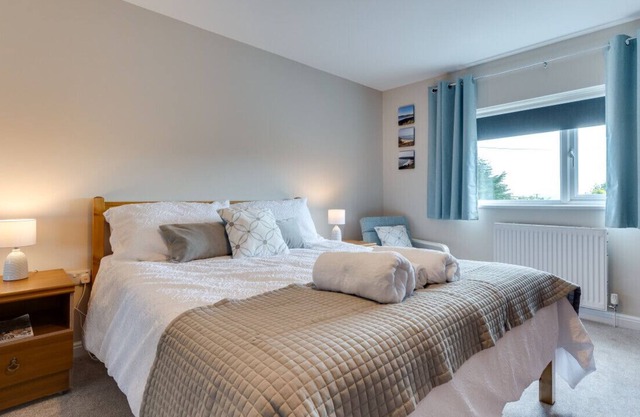 Thorn Villa - Three Bedroom House, Sleeps 6