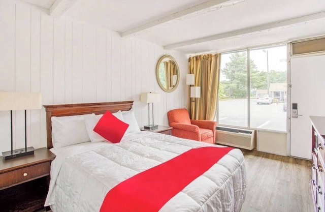 Thoughtfully Designed Room Great for Business or Leisure Travelers