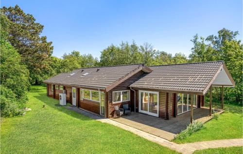 Three-Bedroom Holiday Home In Farevejle