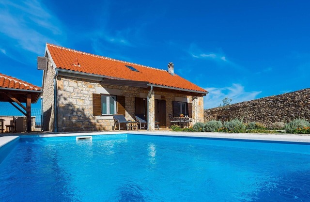 Three bedroom house with swimming pool