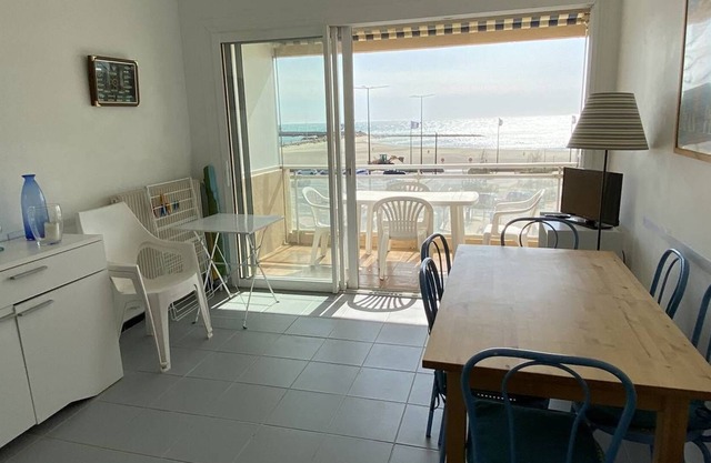 Three-room apartment classified 3* facing the sea Le Trident