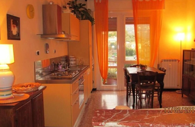 THREE-ROOM APARTMENT La Formica Azzurra, terrace overlooking hills, yes pets, near center