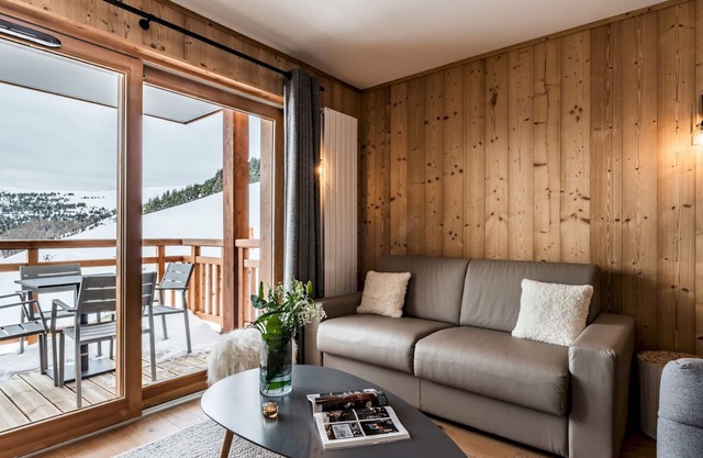 THUJA - Modern Apartment in Luxury Residence