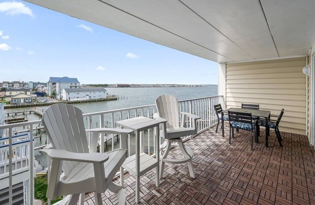 Thunder Island Condo - Beautiful 2 BR 2 BA Next to Convention Center