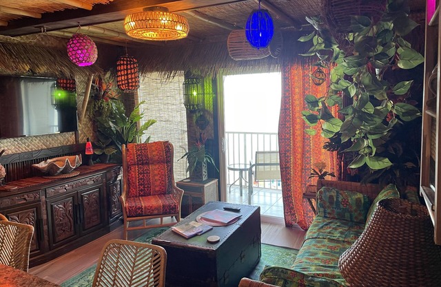 Tiki Themed Condo on Tampa Bay
