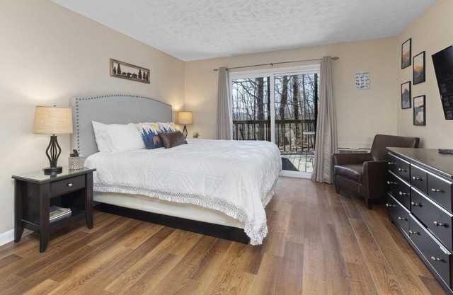 Timbers Studio 38 with Wintergreen Advantage