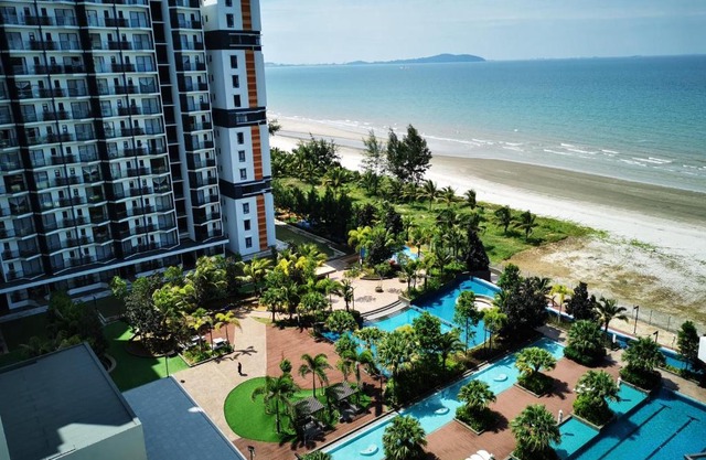 TIMURBAY SEAFRONT RESIDENCE by L'amour Home