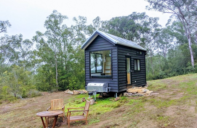 Tiny Escape Tiny House: Eco-friendly and off-grid!