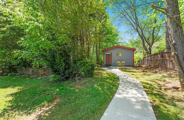 Tiny Home Retreat in Lawrenceville near Gas Sout Arena - Perfect for couples