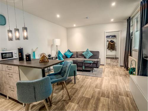 Tiny House in Duisburg by JUNIK Apartments