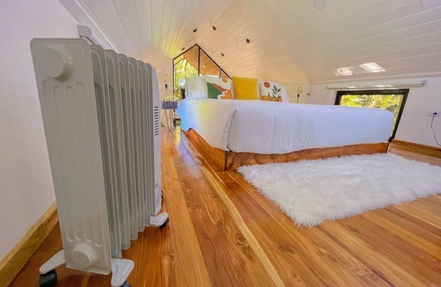 Tiny House in the Forest, Hot tub, Fireplace, Forest View