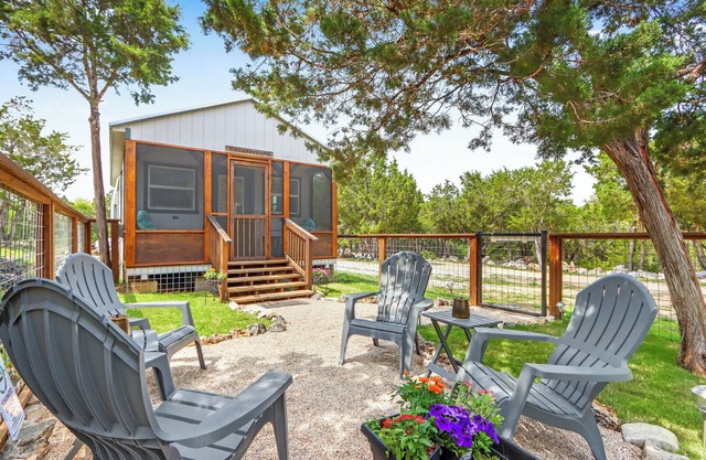 Tiny House on the Hill I Couples, stargazing