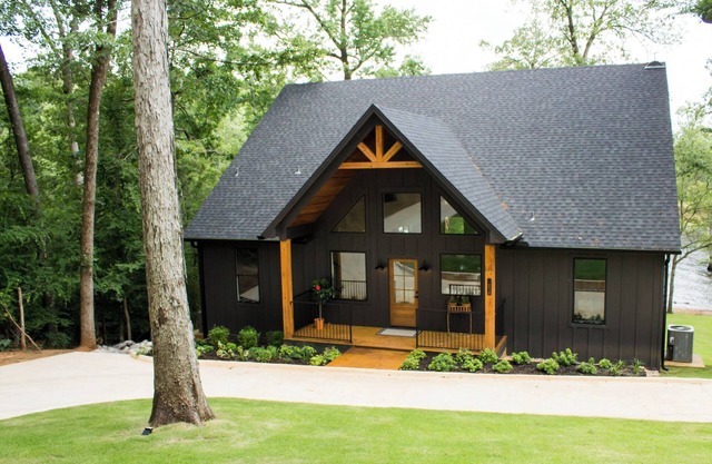 "Tipi" Cabin is a newly built, elevated rustic home on Lake D'arbonne!