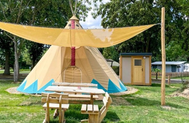 Tipi Ottawa am Kiebitzer See