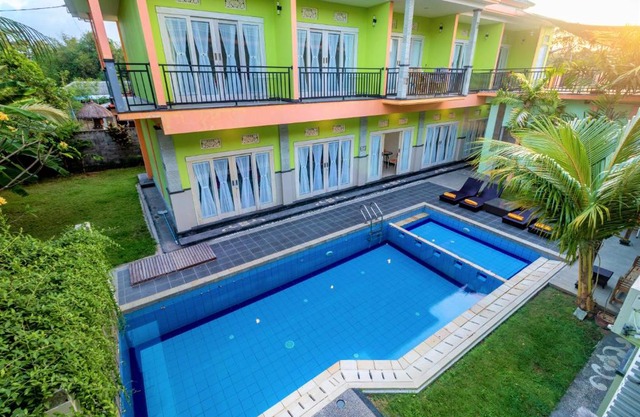 Tirai Bambu Jimbaran