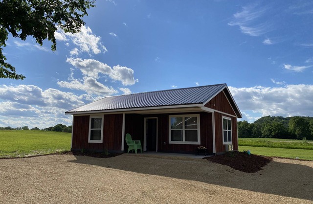 TK's Pepin Getaway RentalLLC Cabin 2 Less than 5 min from Lake Pepin/winery/town