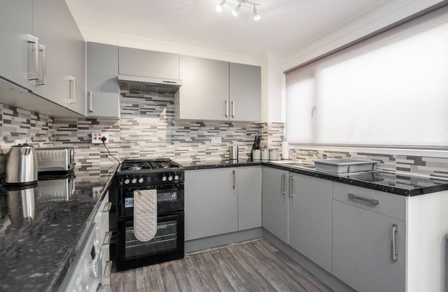 Tms Lovely 3 Bed House-Tilbury-Free parking