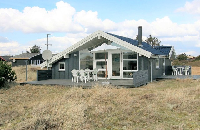 "Tonna" - 1km from the sea by Interhome