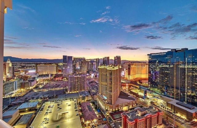 ❤️TOP 38 FLOOR PENTHOUSE⭐️EPIC BALCONY STRIPVIEW,🏈NO RSRT $