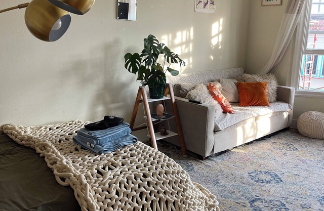 Top Floor 1 Bedroom in Heart of the Marina SF