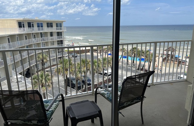 Top Floor! Beautiful Beach Front Studio Condo