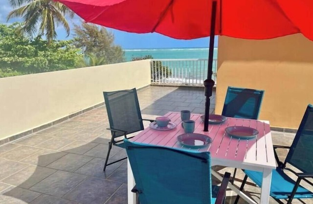 Top-floor Condo w/Ocean View & Terrace