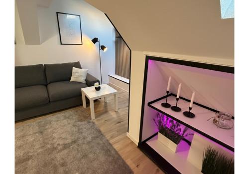 Top-Floor Hideaway for Two in Karlsruhe-Mühlburg - APOLONIAliving - Apt3