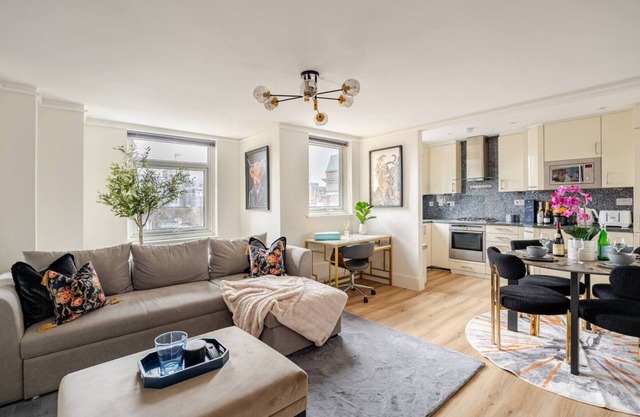 Top Floor Marylebone Apartment with WiFi, AC