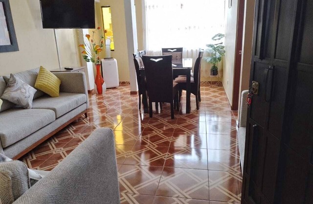 Top Floor Private Condo 2 Bed 1 Bath Apt. Walk to Videna in San Luis.