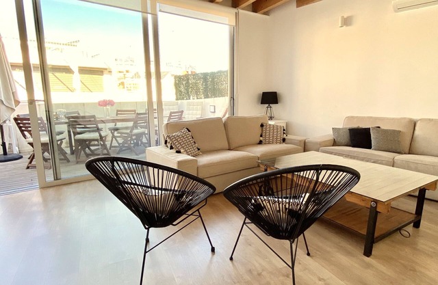 Top-notch downtown house w/private rooftop, parking