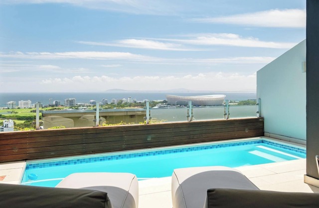Top Urban Escape w Pool and Ocean View Villa Alexa