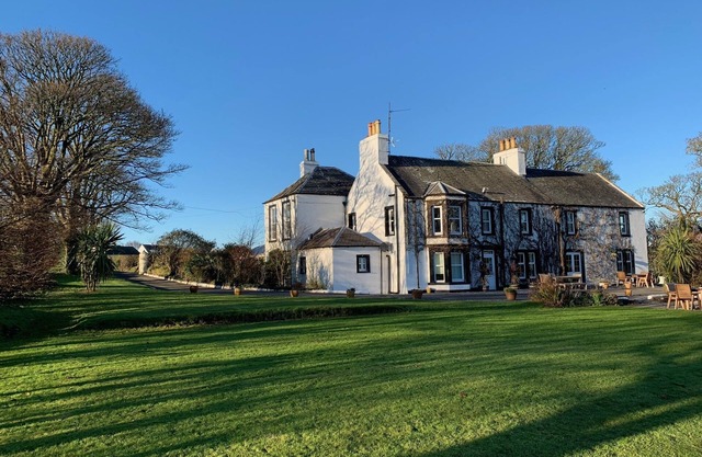 Torrs Warren Country House Hotel