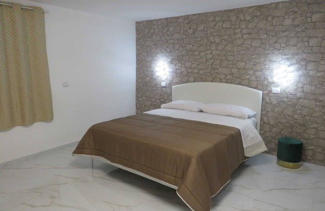 Tortora House - One Bedroom Apartment, Sleeps 4