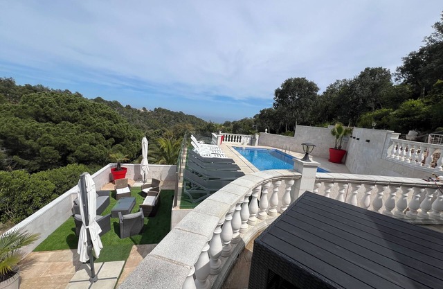 Tossa, exceptional villa, 2 apartments, private heated pool, sea view, air-conditioned