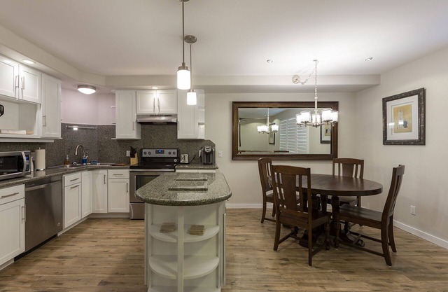 TOTAL REMODEL. BILTMORE AREA CONDO. GREAT LOCATION.