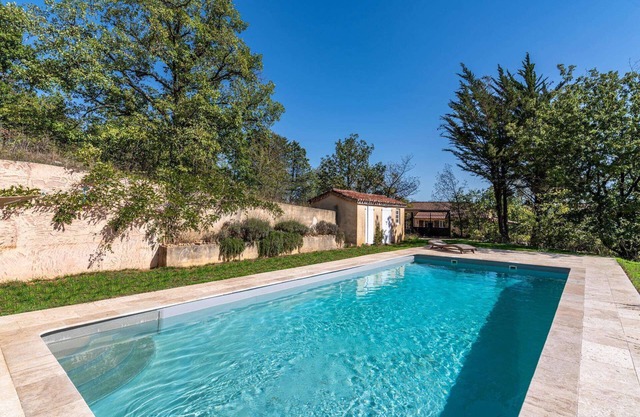 Tourondel - Two Bedroom Villa, Sleeps 4