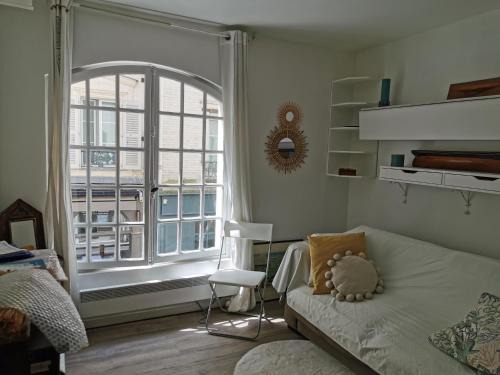 Tower eiffel Magnificent apartment center Paris