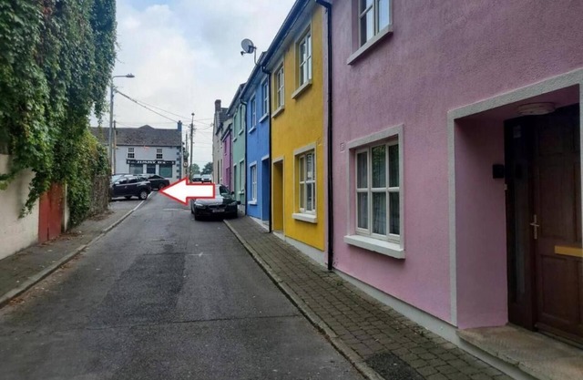 Town Centre 2-bedroom house with WiFi in Muine Bheag
