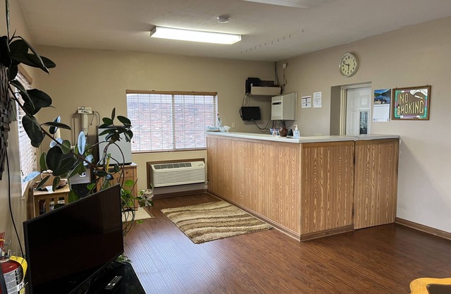 Town & Country Motel