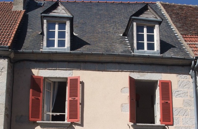Town house Chénérailles center Creuse
