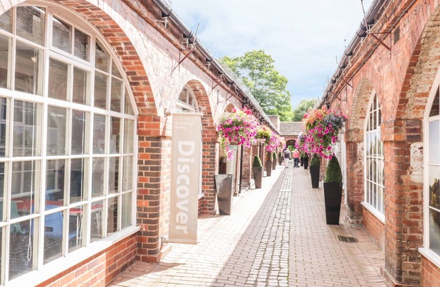 TOWN MILL, pet friendly, with open fire in Bewdley