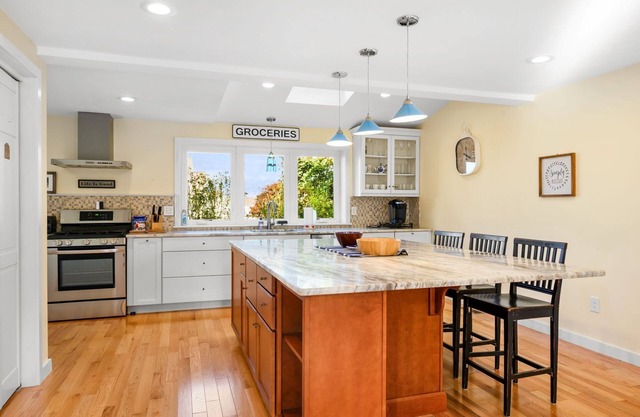 Town Neck Beachside Hideaway