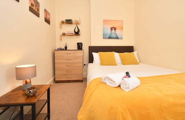 Townhouse @ 178 Ruskin Road Crewe - Single Room