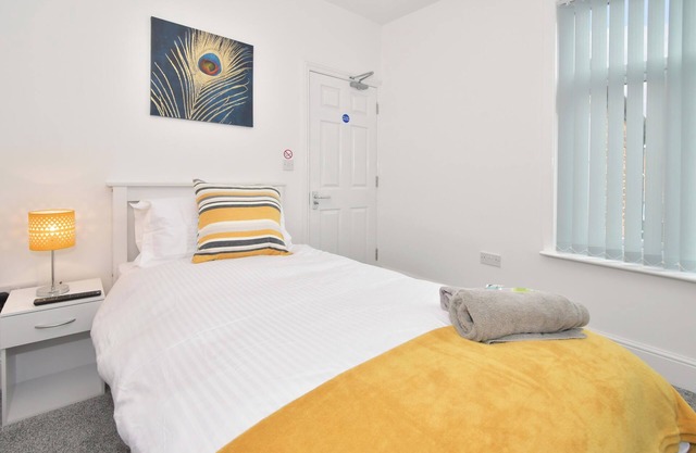 Townhouse @ 86 Brooklyn Street Crewe - Whole 4 Bedroom House