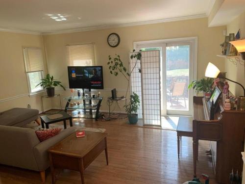 Townhouse with High Speed WiFi & Free Parking