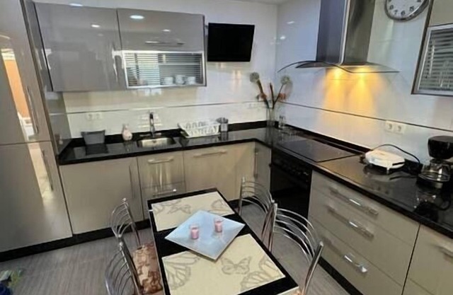 Townhouse with views, terrace, barbecue and pool