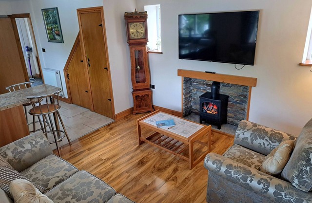 Tradional 2 bed cottage near Zip World, Beacons, Bike Park Wales Waterfalls