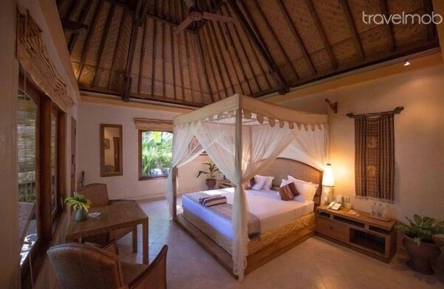 Traditional Beachfront Balinese Cottage